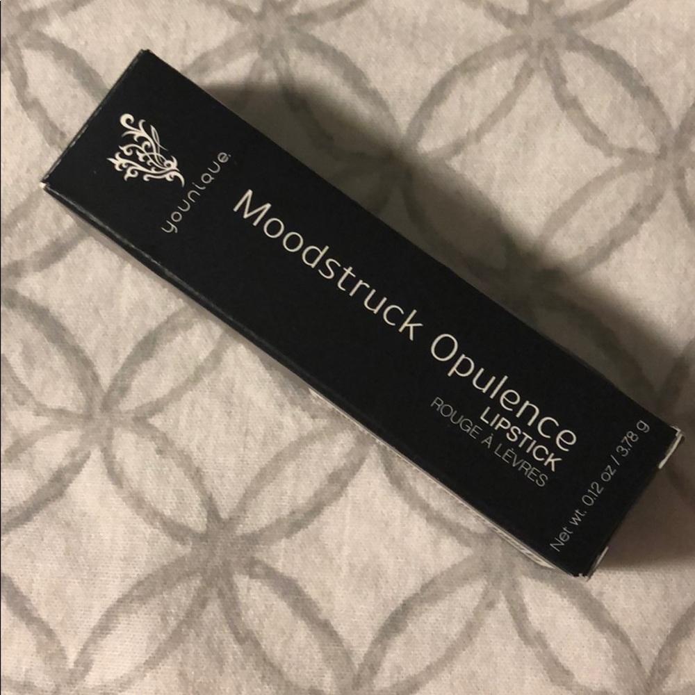 Moodstruck Opulence Lipstick in Affluent